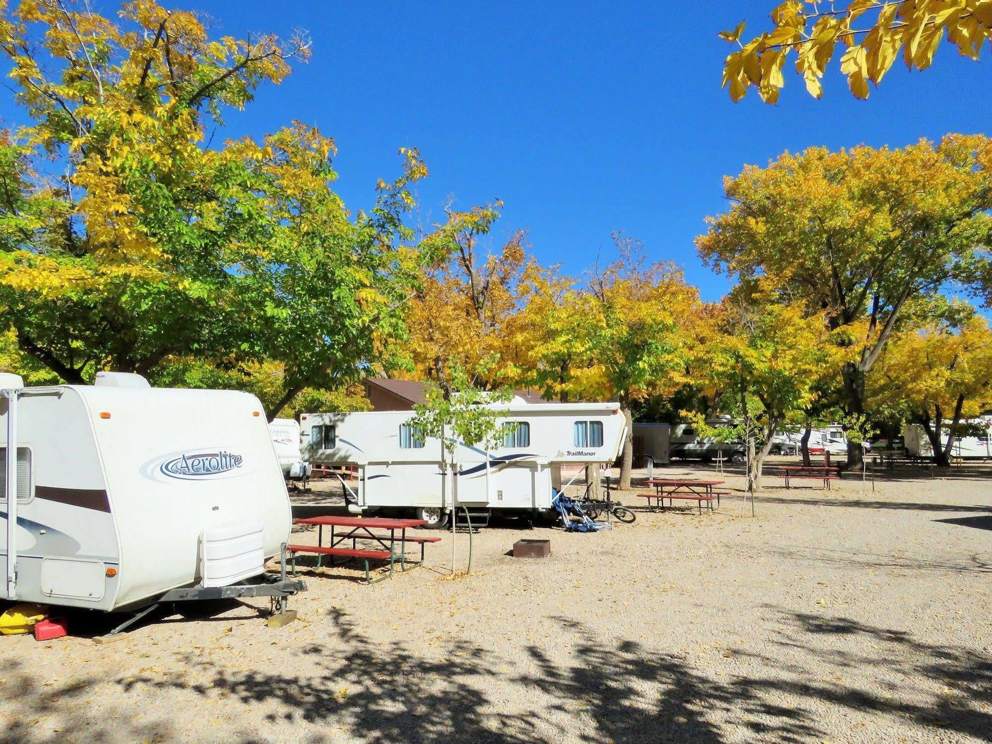 Sun Outdoors Moab Downtown Hotel ภายนอก รูปภาพ